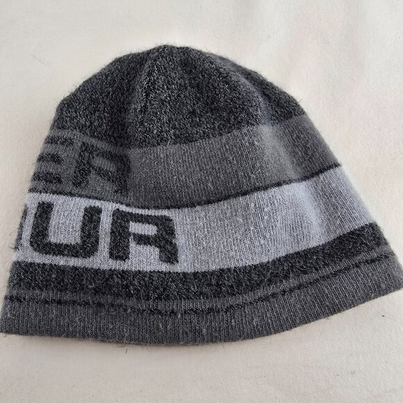 Under Armour Youth Beanie Hat Gray Knit Logo Winter Cap Size M 4-6 Years Boys - Picture 2 of 6